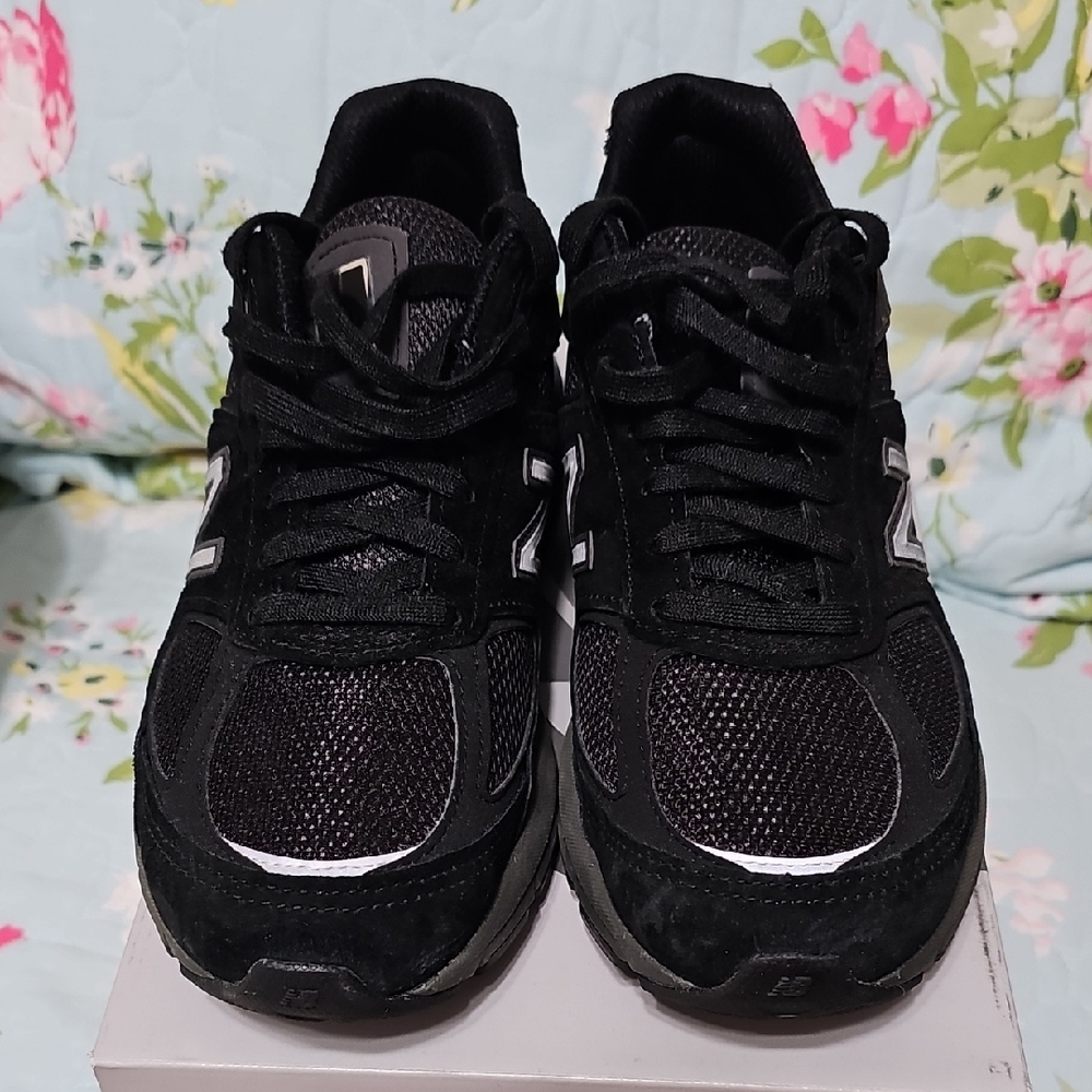 New Balance Womans 990